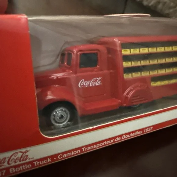 Coca-Cola 1937 Bottle Truck Diecast 1:87 Scale - Picture 3 of 10